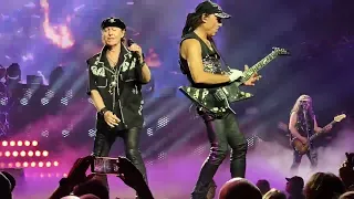 Scorpions - Rock You Like A Hurricane - LIVE!!! @ The KIA Forum in Los Angeles - musicUcansee.com