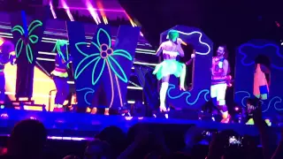 Katy Perry California Gurls (girls) (Live) Prismatic World Tour, Helsinki 18/03/15