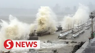 Strong winds, rough seas as cyclone lashes Mumbai