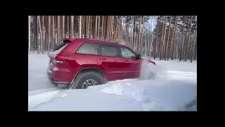 Offroad Jeep Grand Cherokee wk2 snow rides again