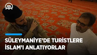 Dünyanın dört bir yanından gelen gayrimüslimlere İslam’ı anlatıyorlar