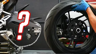 NUEVAS llantas a la DUCATI / ¡Tenía PIEZAS FLOJAS! | JUCA