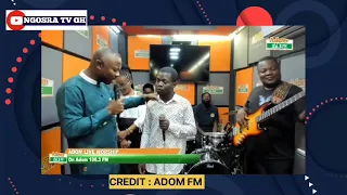 aww 😢  😭  this world Hmm ; Trotro Mate Sings powerful Worship with Kwamena Idan of Adom fm,  Yet....