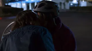 Casey teaches Izzie how to ride a bike (Casey’s bike dream) 4x02