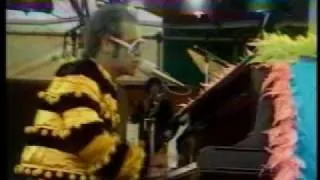 Elton John - Bennie & The Jets Live 1974 at Watford