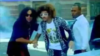 LMFAO Party Rock Anthem (OFFICIAL VIDEO)