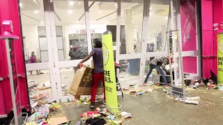 Video Shows Looting at Mall in Durban, South Africa