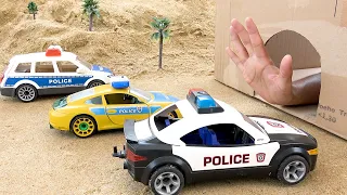 Police car rescue car from the hand in the cave - Toy car story