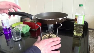 Frying an Egg on an old Primus 210 Paraffin Stove