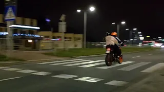 KTM Duke 125 Fly-by exhaust sound