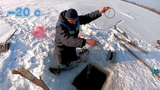 Oh oh! Fishing with nets in winter! February, Karelia, Onego, Zaonezhie.