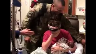 Army sergeant surprises wife, newborns