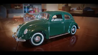 Domino's Diecast - 1951 Volkswagen Beetle - 1:18 Scale