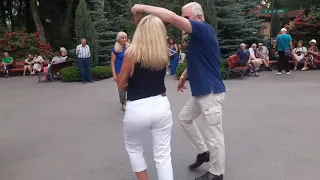 А первое слово дороже второго!!!💃🌹Танцы в парке Горького!!! 💃🌹Харьков 2021