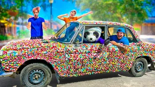 LE LLENAMOS EL COCHE CON +10.000 GOMITAS BROMA ÉPICA !!