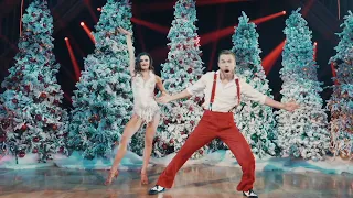 Derek Hough and Hayley Erbert Dance to 'Jingle Bells' and 'Hey Santa' - The Disney Holiday Singalong