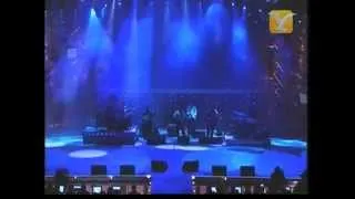 Fernando Ubiergo, Los Ojos de Rodrigo, Festival de Viña 2001 - Oscar Veliz (Piano)