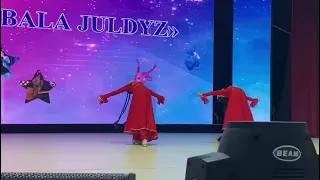 "Ак лайли".танцуют Токтарбай Аяла,Ильяс Амина.