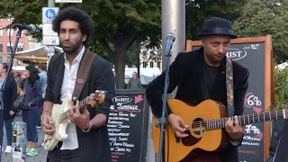 Didi and Issem with the whole Hackescher Markt in Berlin singing along- Wonderwall