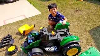 트랙터 전동 자동차 장난감 예준이의 중장비 조립놀이 Tractor Power Wheels Car Toy