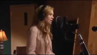 Alison Krauss & James Taylor  "Hows The World Treating You".avi