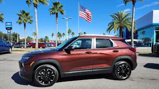 Chevrolet Trailblazer 2023 LT "Mahogany Red Metallic" en Español