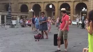 Amazing singer in the streets of Florence, Italy