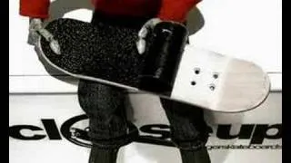 Close Up fingerskateboard stop motion animation