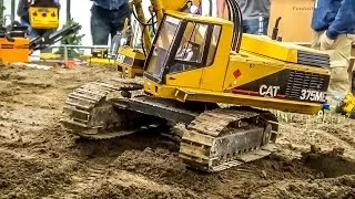 Fantastic big RC Caterpillar Excavator! Epic huge and realistic construction model!