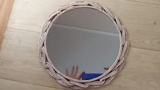 Как просто оплести зеркало бумажной лозой. How to weave a mirror with a paper vine.
