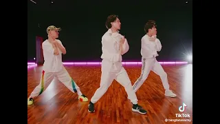 BTS Jhope,Jimin and Jungkook dancing to an AMAPIANO song "gqoz gqoz"🤭💃❤️🇿🇦대박!!