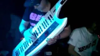 Mickael Pandera live with keytar in China