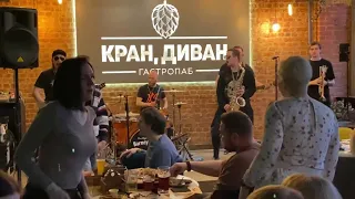 BARNEY BARFLY - Ляпис Трубецкой и Король и шут (живое промо)