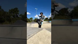 4yr old lands one hander on Fat Boy Mini BMX