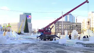 Челябинск. Подготовка к новому году центра и иллюминации на набережной р. Миасс. 13.12.2021г.