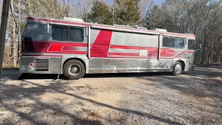 Beautiful 1967 MCI getting maintenance. Lots of issues in the inspection - Kingpin bearing & seals