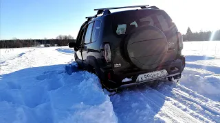 ЛАДА Нива ТРЕВЕЛ 2021. ЗАСТРЯЛ в СНЕГУ на ПОЛЕ, пришлось ТРАВИТЬСЯ. Проходимость СТОКОВОГО авто.