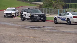 Community speaks out about gun violence after 2 Dallas ISD high school students shot