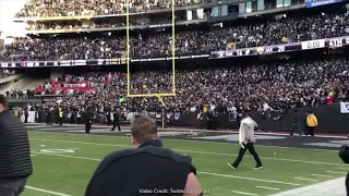 Raiders fans boo Derek Carr, throw trash onto field after final home game at Oakland Coliseum
