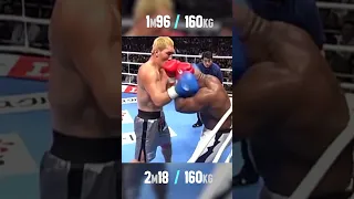 kickboxeur de 2m18 vs ancien joueur NFL de 160 kg 😳