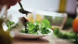 Салат из свеклы с орешками, пармезаном и заправкой из бальзамического уксуса