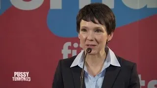 Frauke Petry nimmt ihren Preis an - PussyTerror TV