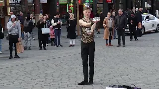 Stare Mesto, Prague ... Juggler-Illusionist