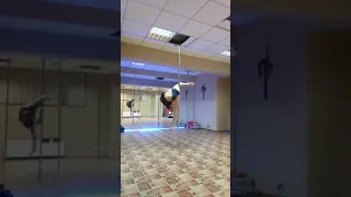 Colibri pole dance