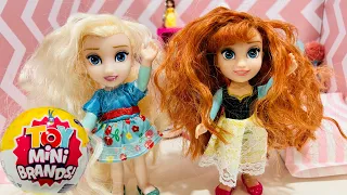 ELSA & ANNA toddlers BAD HAIR DAY ! BARBIE gives Surprises capsules - Toy Mini Brands - fun - toys