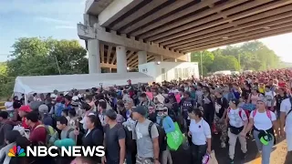 Thousands of migrants join caravan in Central America headed for U.S.