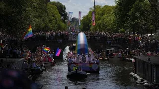 Водный парад ЛГБТ-сообщества в Амстердаме