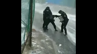 Владивосток ветер валит с ног