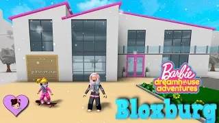 Building a DIY Barbie Dreamhouse Adventures House in Bloxburg - Roblox Titi Games