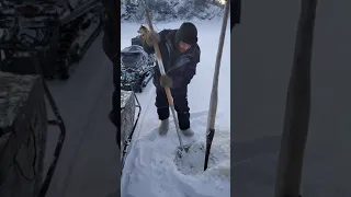 Долгожданное видео про пешню ласточкин хвост,как она колит лед...